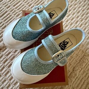 New in box toddler Vans Mary Jane girls size 9.5
